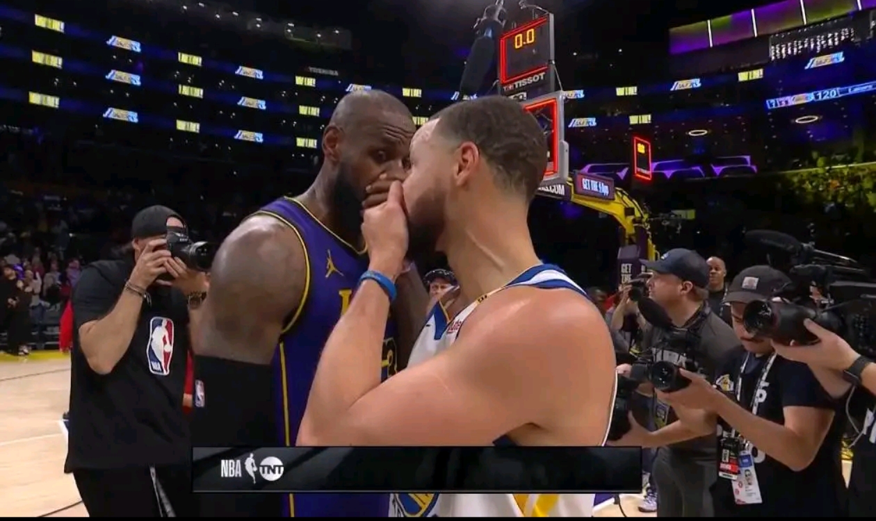 开云官方-詹姆斯与80激战切尔西分钟，战术调整胜负难料！，Ning焦点对战赢得满堂喝彩的简单介绍