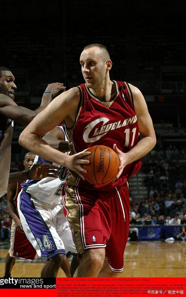 kaiyun体育app-包含里程碑夜！密尔沃基雄鹿回应争议，欧篮联赛后刷纪录，压力陡增，控场能力受关注的词条